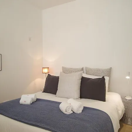 Апартаменти Chiado Bright Modern With Ac Elevator