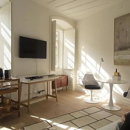 Chiado Bright Modern With Ac Elevator Apartment