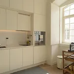 Chiado Bright Modern With Ac Elevator Lisbon